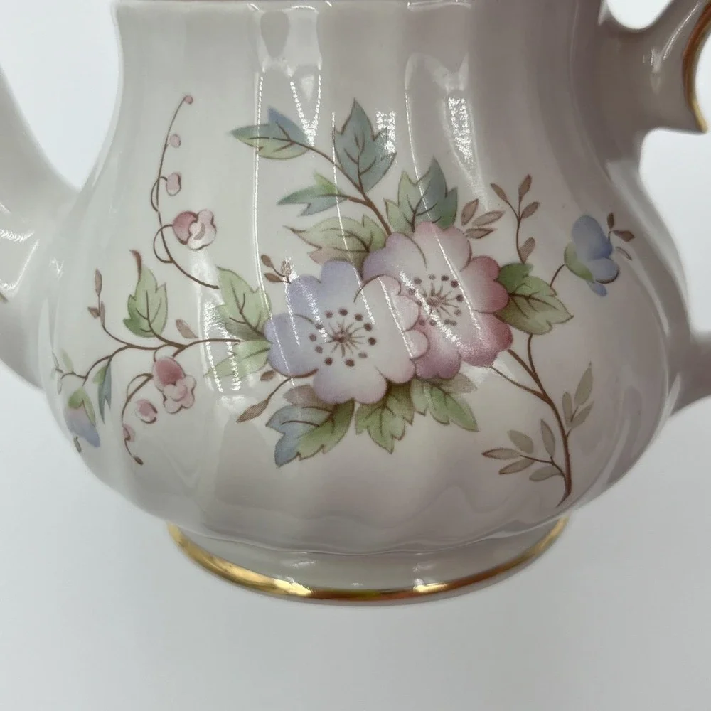 Royal‎ Oak Mini Teapot White Floral Porcelain Gold Trim Ribbed Small Tea Pot